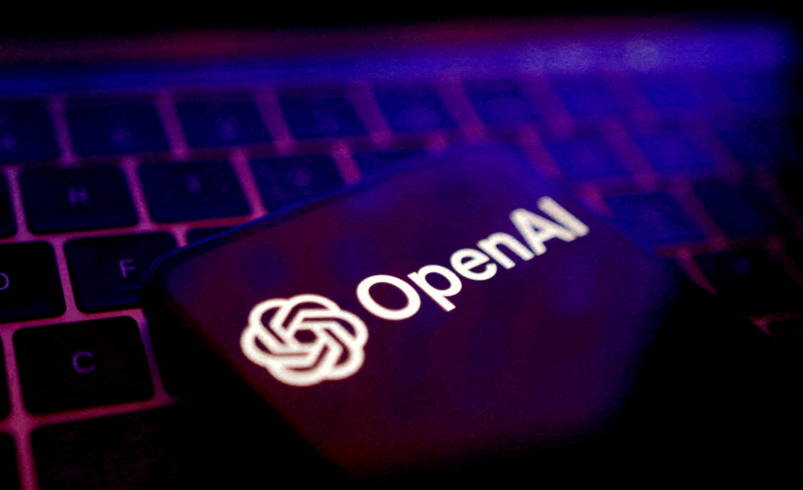 SoftBank OpenAI’ге каражат салууга даяр: кадрдык өзгөрүүлөргө карабастан