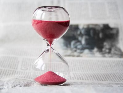 Кум сааты. Сурет - Pixabay